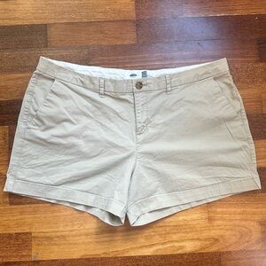 Old Navy Classic Chino Short in Light Khaki size 14